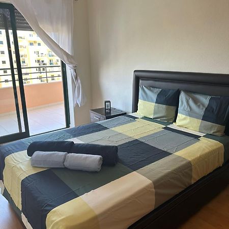 Logement Terrain De Tennis/Piscine 800M De La Mer Portimão Eksteriør billede